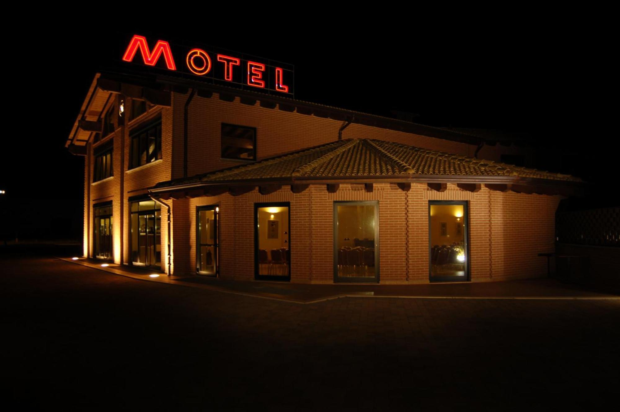 Hm Motelhotel Castellazzo Bormida Dış mekan fotoğraf